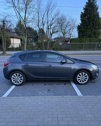 Opel Astra cena 26000 przebieg: 267000, rok produkcji 2012 z Tłuszcz małe 154